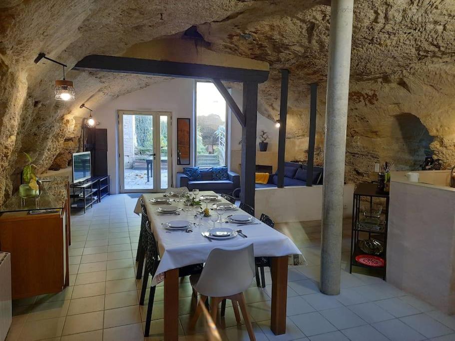 Maison Troglodytique Doue La Fontaine Exterior photo